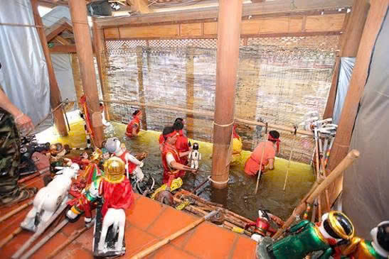 Hệ thống sào và dây điều khiển rối nước